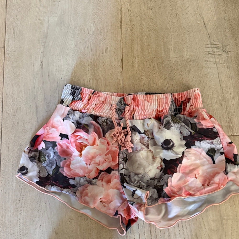 Molo Floral girls Shorts -size 7/8
